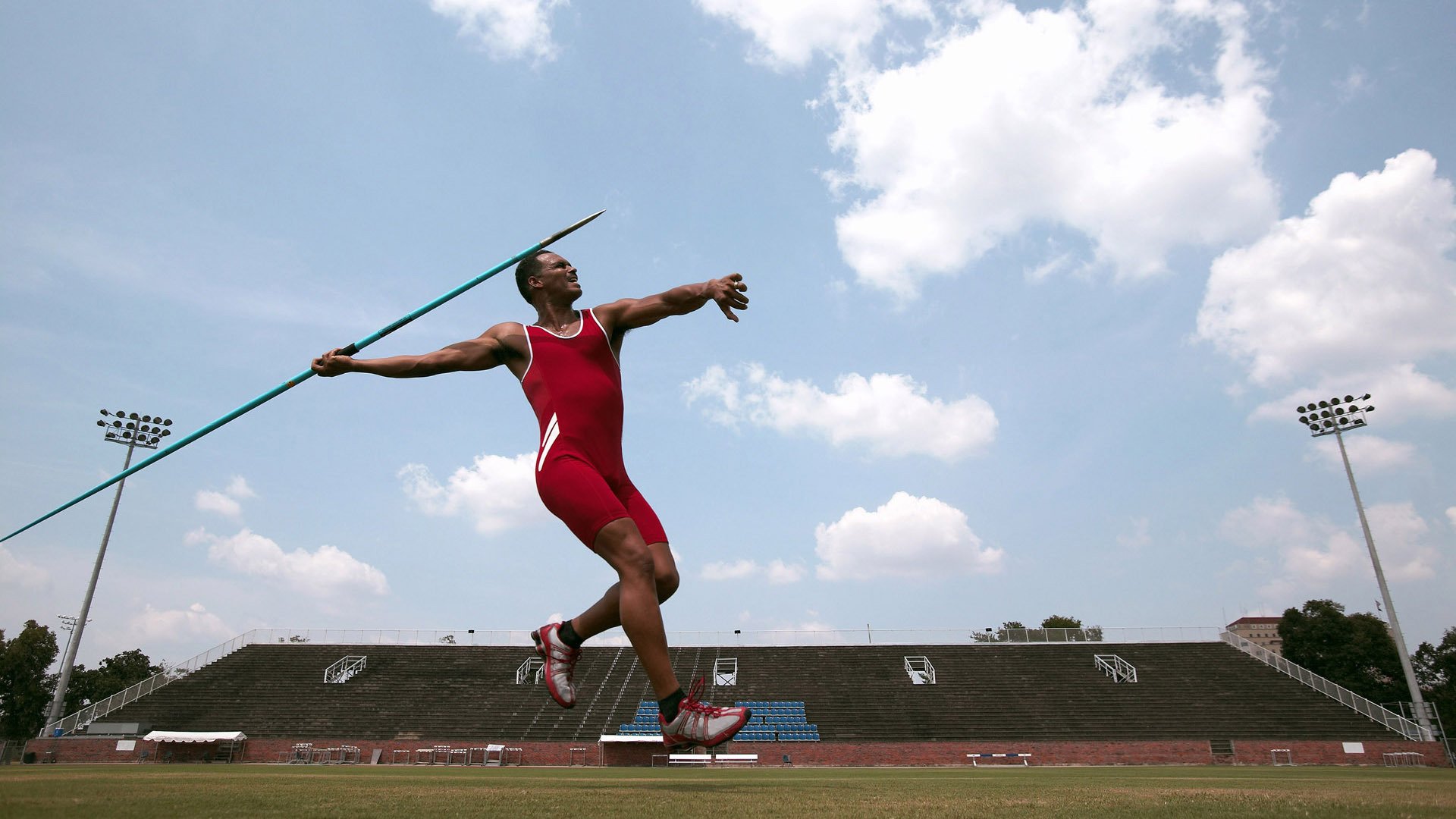 _精彩配角：教练、裁判、工作人员幕后故事_，主教练当裁判